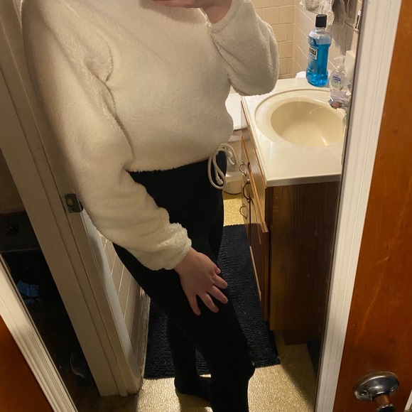 Fuzzy Crop Sweater - Picture 3 of 5